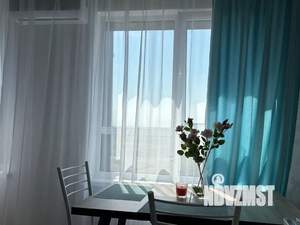 Студия квартира, посуточно, 32м2, 19/25 этаж