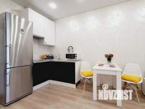 Студия квартира, посуточно, 35м2, 1/19 этаж