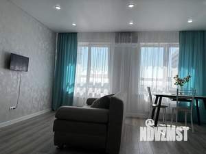 Студия квартира, посуточно, 32м2, 19/25 этаж