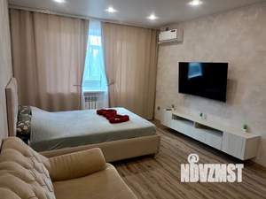 1-к квартира, посуточно, 35м2, 4/9 этаж