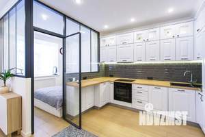 Студия квартира, посуточно, 39м2, 1/5 этаж