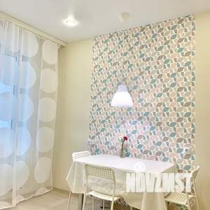 1-к квартира, посуточно, 40м2, 2/18 этаж