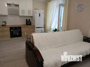 Студия квартира, посуточно, 38м2, 6/21 этаж