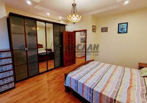 3-к квартира, на длительный срок, 136м2, 1/5 этаж