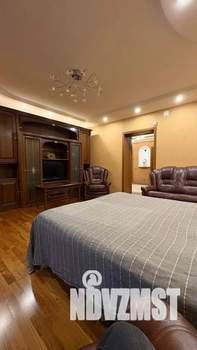 3-к квартира, посуточно, 131м2, 1/1 этаж