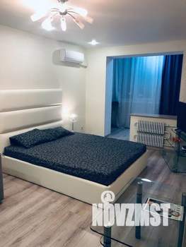 1-к квартира, посуточно, 35м2, 7/10 этаж