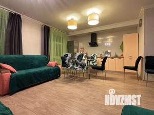 Студия квартира, посуточно, 50м2, 3/5 этаж