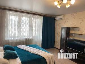 1-к квартира, посуточно, 38м2, 4/10 этаж