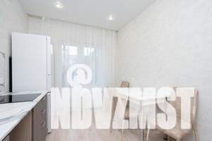 1-к квартира, посуточно, 37м2, 8/10 этаж