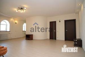 3-к квартира, вторичка, 104м2, 9/10 этаж