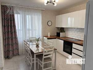 2-к квартира, вторичка, 63м2, 9/18 этаж