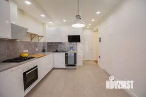 3-к квартира, вторичка, 101м2, 2/10 этаж