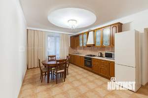 4-к квартира, вторичка, 201м2, 1/5 этаж