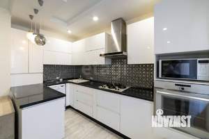 2-к квартира, вторичка, 76м2, 1/5 этаж