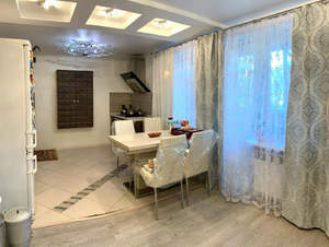 2-к квартира, вторичка, 72м2, 1/10 этаж