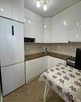 2-к квартира, вторичка, 33м2, 1/12 этаж