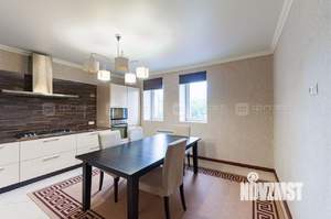 3-к квартира, вторичка, 126м2, 2/4 этаж