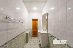 4-к квартира, вторичка, 201м2, 1/5 этаж