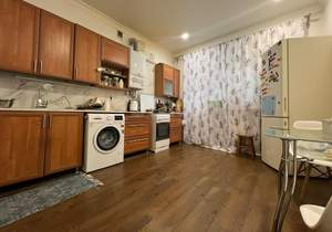 2-к квартира, вторичка, 73м2, 1/4 этаж