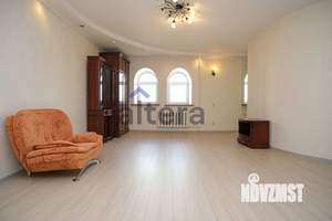 3-к квартира, вторичка, 104м2, 9/10 этаж