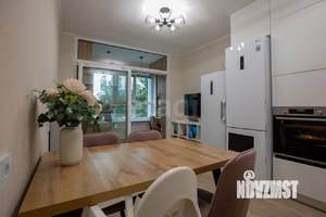 2-к квартира, вторичка, 55м2, 1/19 этаж