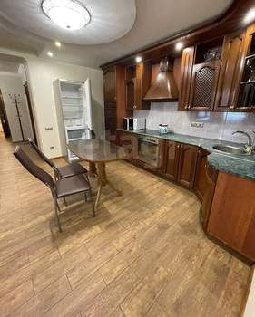 3-к квартира, вторичка, 100м2, 1/9 этаж