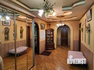 4-к квартира, вторичка, 164м2, 3/5 этаж