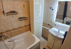 2-к квартира, вторичка, 64м2, 2/2 этаж