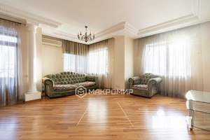 4-к квартира, вторичка, 125м2, 2/4 этаж