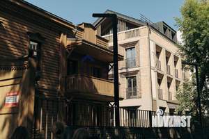 4-к квартира, вторичка, 180м2, 4/4 этаж