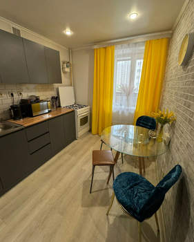 2-к квартира, вторичка, 55м2, 4/10 этаж