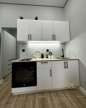 Студия квартира, вторичка, 17м2, 1/5 этаж