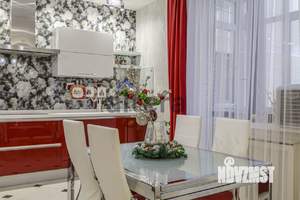 2-к квартира, вторичка, 132м2, 6/8 этаж