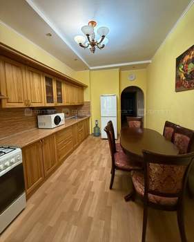 3-к квартира, вторичка, 112м2, 1/6 этаж