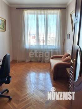 4-к квартира, вторичка, 121м2, 8/9 этаж
