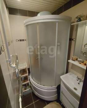 4-к квартира, вторичка, 61м2, 5/5 этаж