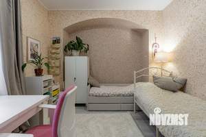2-к квартира, вторичка, 70м2, 1/4 этаж