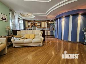 4-к квартира, вторичка, 130м2, 8/9 этаж