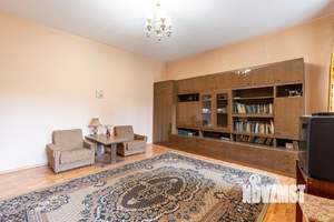 1-к квартира, вторичка, 61м2, 1/4 этаж