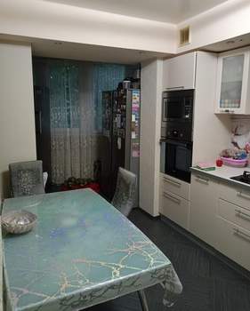 4-к квартира, вторичка, 90м2, 1/10 этаж