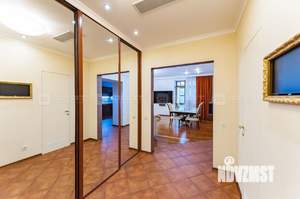 3-к квартира, вторичка, 150м2, 2/5 этаж