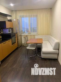 2-к квартира, вторичка, 63м2, 13/16 этаж