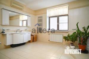 4-к квартира, вторичка, 223м2, 4/5 этаж