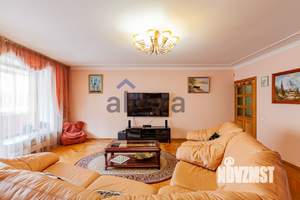 4-к квартира, вторичка, 180м2, 6/9 этаж