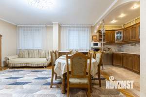 3-к квартира, вторичка, 144м2, 1/6 этаж