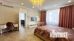4-к квартира, вторичка, 220м2, 2/6 этаж