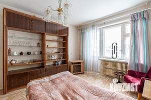 2-к квартира, вторичка, 56м2, 1/10 этаж