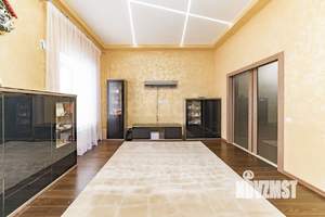 3-к квартира, вторичка, 110м2, 2/4 этаж