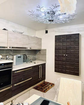 2-к квартира, вторичка, 72м2, 1/10 этаж