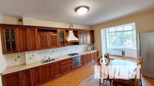2-к квартира, вторичка, 93м2, 3/5 этаж